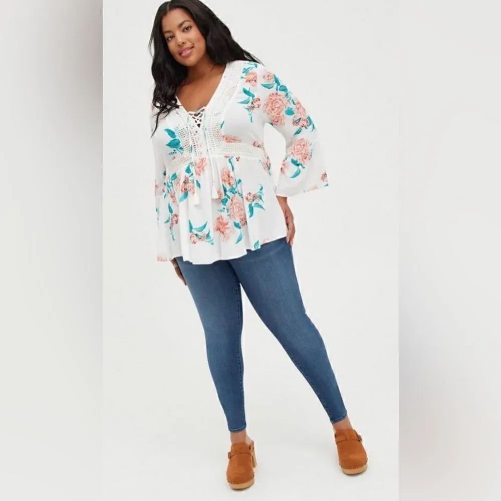 Torrid Babydoll peasant Gauze Crochet Trim Lace-Up Top sz 5